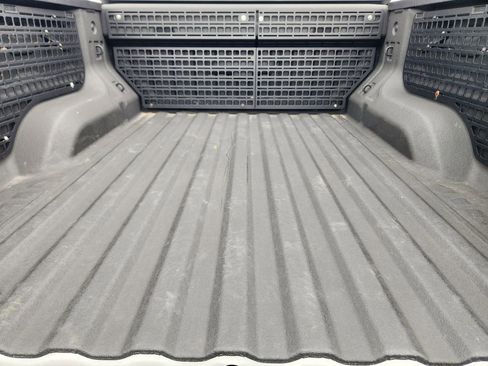 Certified 2025 Chevrolet Colorado ZR2 w/ Technology Package AWD/4WD image 31