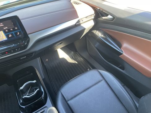 Certified 2021 Volkswagen ID.4 Pro S w/ Gradient Package image 14