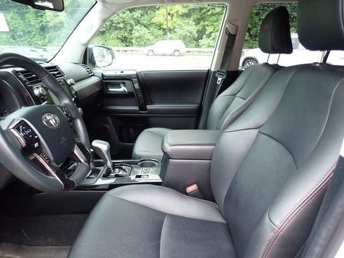 Certified 2019 Toyota 4Runner TRD Off-Road Premium AWD/4WD image 10
