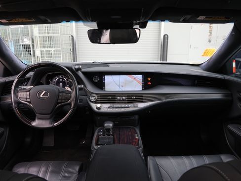Used 2020 Lexus LS 500 w/ Interior Upgrade Package image 16