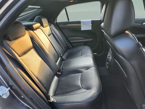 Used 2013 Chrysler 300 C RWD image 27