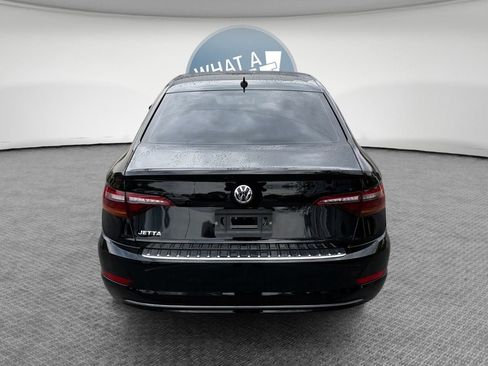 Used 2019 Volkswagen Jetta SE w/ Cold Weather Package FWD image 5