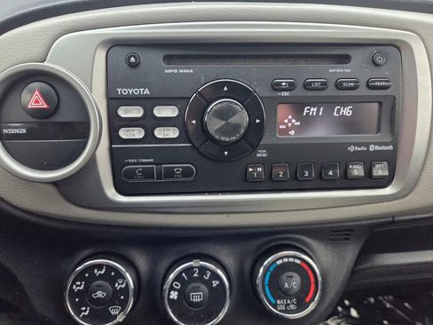 Used 2013 Toyota Yaris LE image 15