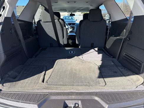 Used 2014 GMC Acadia SLE image 26