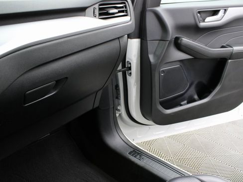 Used 2024 Ford Escape Platinum image 27