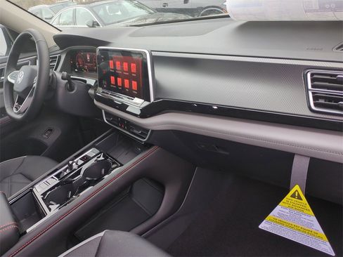 New 2026 Volkswagen Atlas Peak Edition image 39