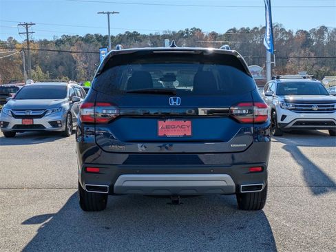 Used 2024 Honda Pilot Touring image 7