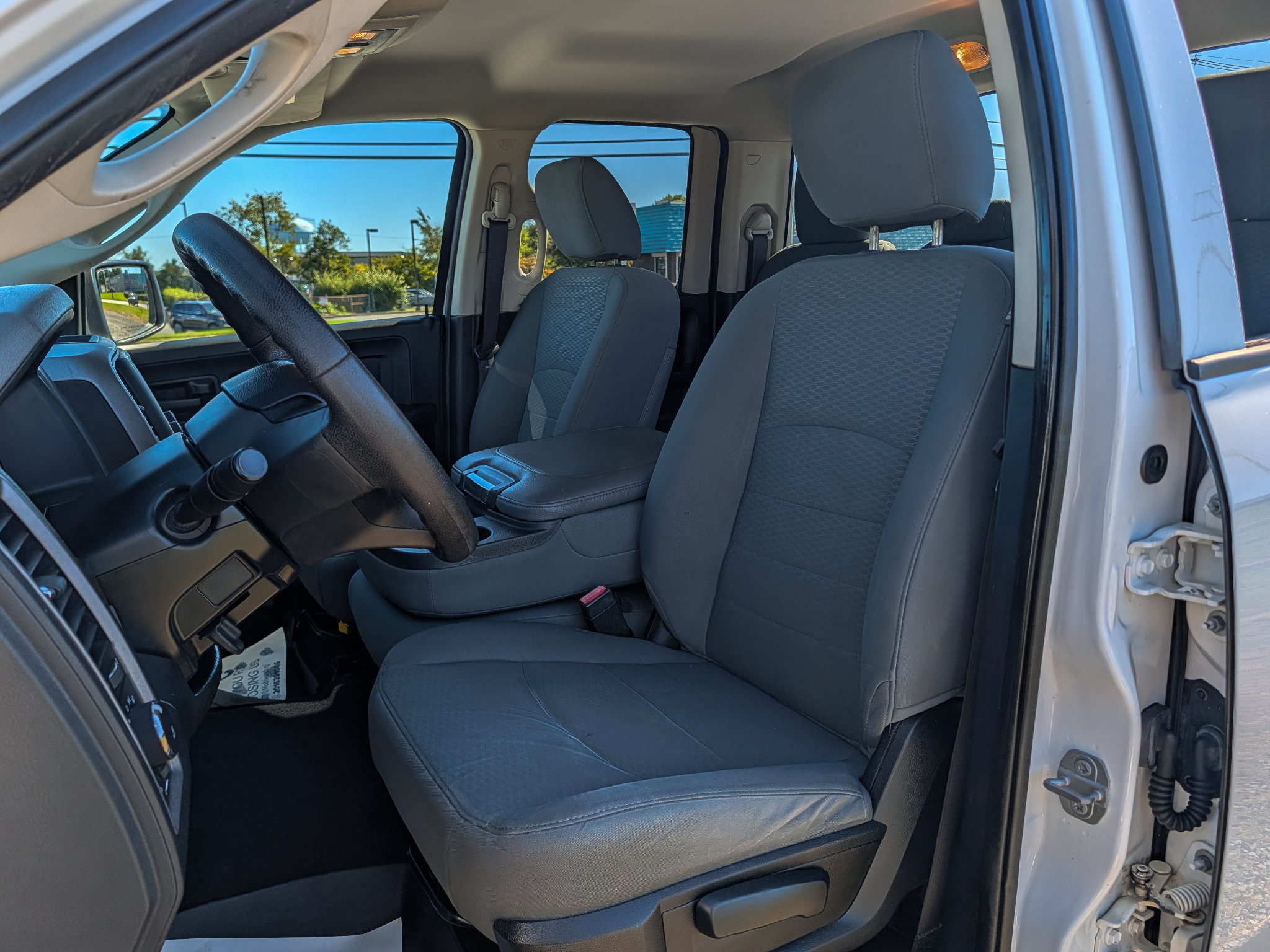 Used 2017 RAM 1500 Express w/ Express Value Package AWD/4WD image 15