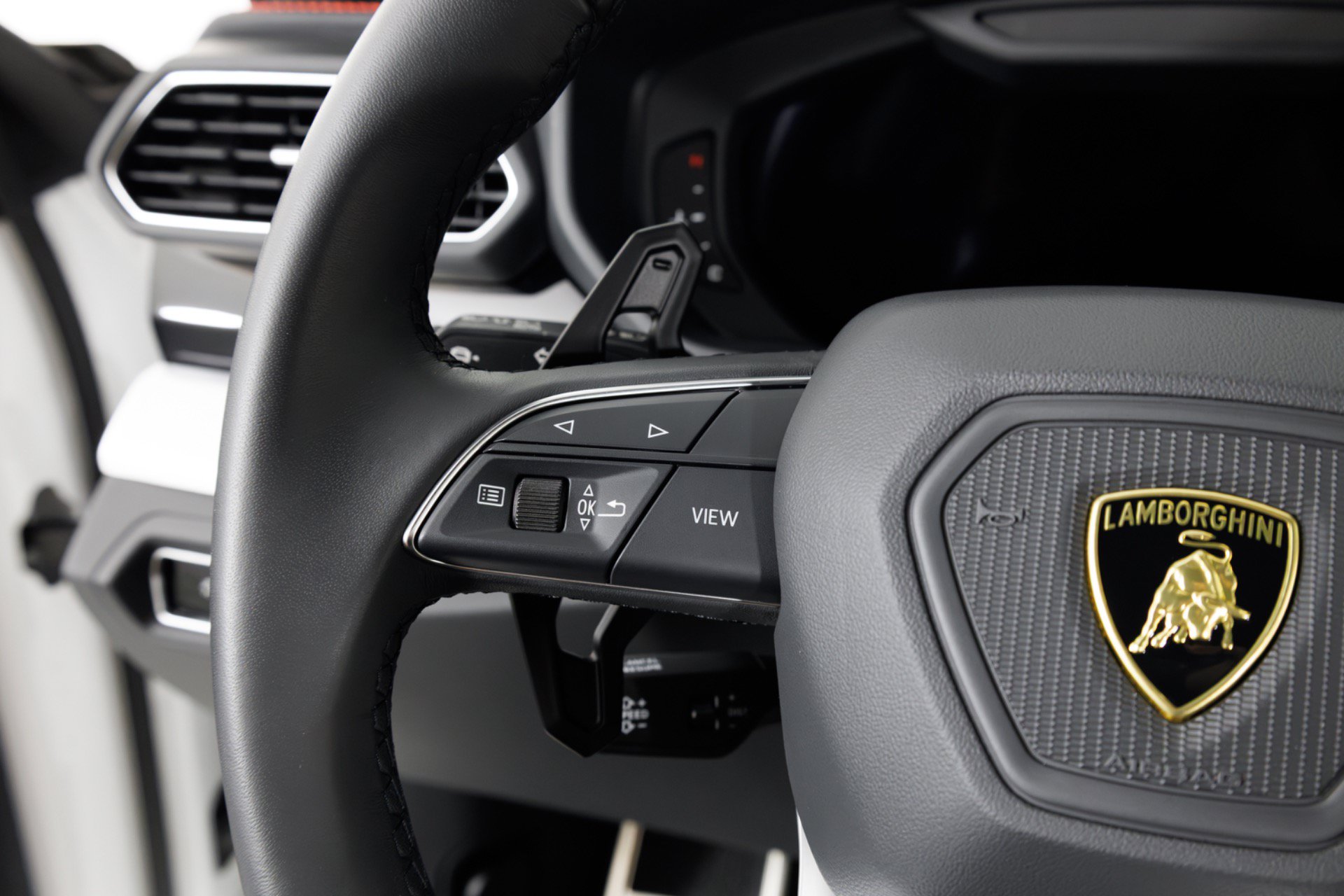Used 2024 Lamborghini Urus S AWD/4WD image 24
