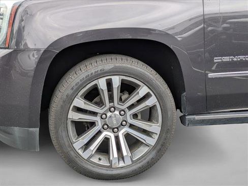Used 2018 GMC Yukon XL Denali w/ Denali Ultimate Package AWD/4WD image 14