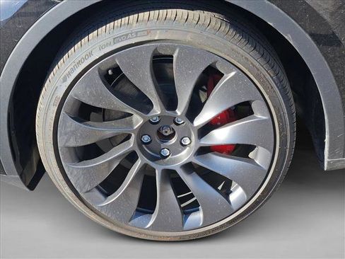 Used 2025 Tesla Model Y Performance image 8