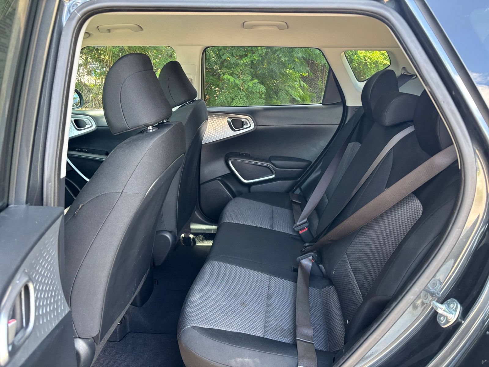 Used 2025 Kia Soul LX w/ LX Technology Package FWD image 22