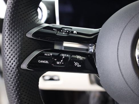 Used 2025 Mercedes-Benz CLE 450 4MATIC Cabriolet image 28