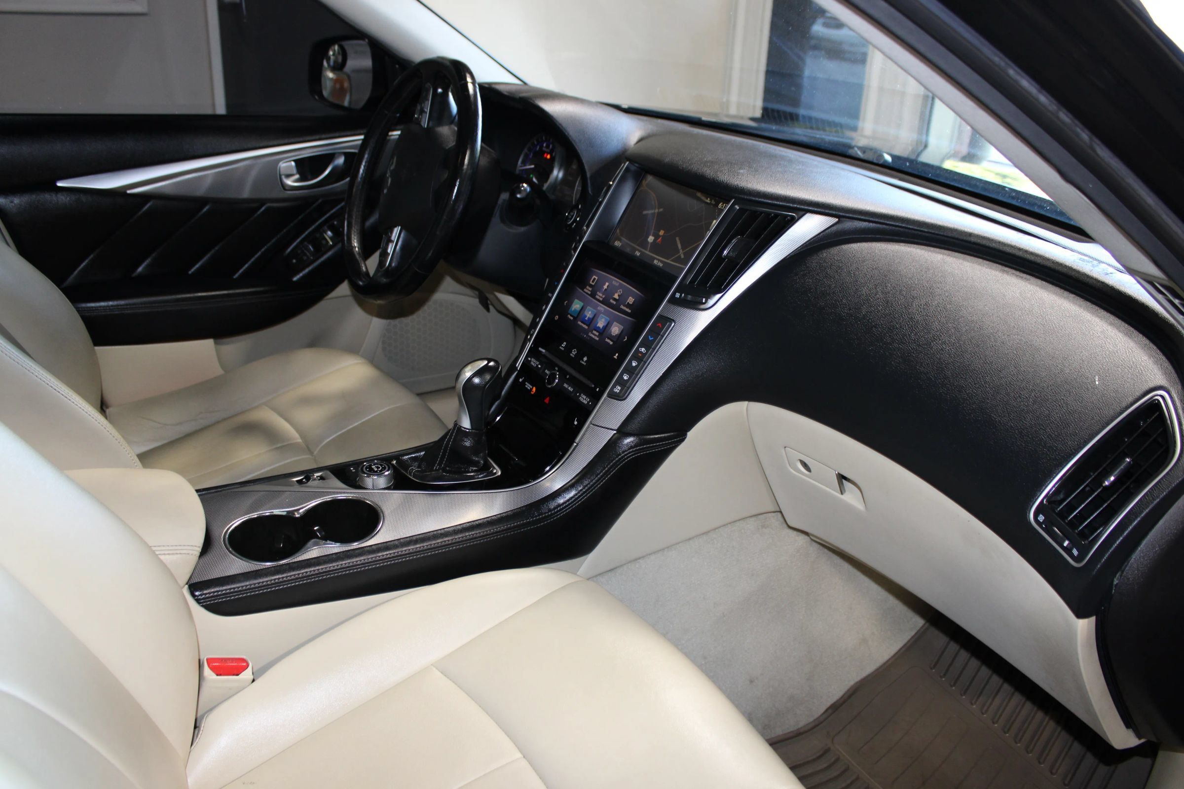 Used 2014 INFINITI Q50 Premium w/ Navigation Package AWD/4WD image 32