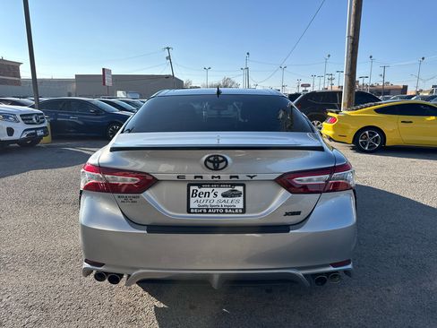 Used 2020 Toyota Camry XSE image 7