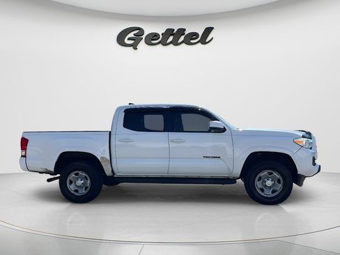 Used 2017 Toyota Tacoma SR RWD image 4