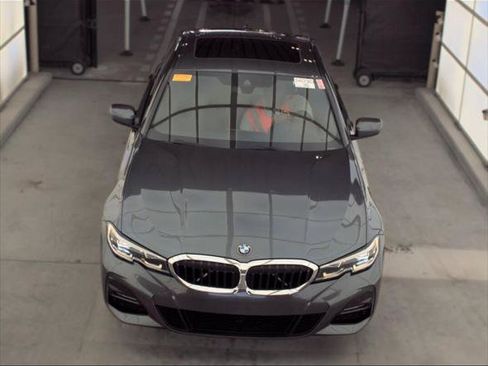 Used 2019 BMW 330i Sedan w/ M Sport Package RWD image 22