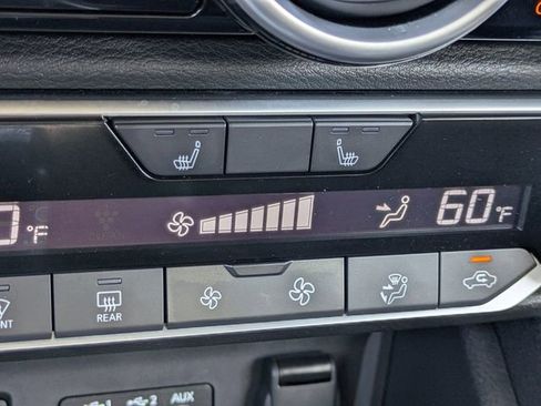 Used 2025 Nissan Sentra SR FWD image 23