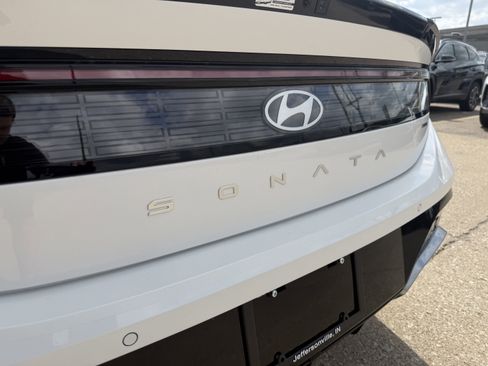 New 2026 Hyundai Sonata Limited FWD image 8