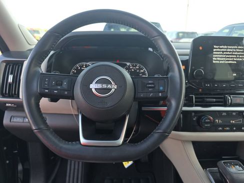 Used 2025 Nissan Pathfinder SL w/ SL Premium Package image 17