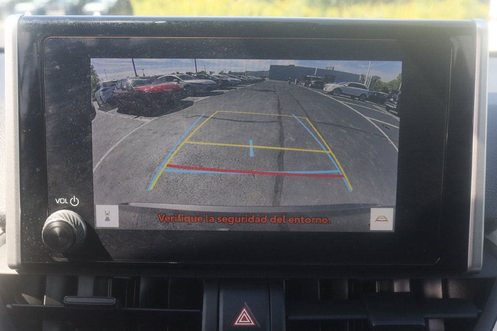 Used 2025 Toyota RAV4 XLE AWD/4WD image 17