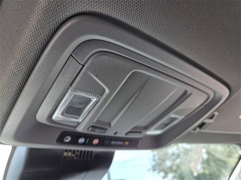 Used 2025 GMC Sierra 1500 SLT image 34