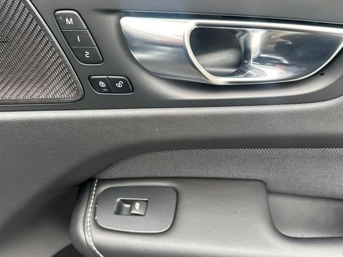 Used 2021 Volvo XC60 T8 R-Design w/ Advanced Package image 19