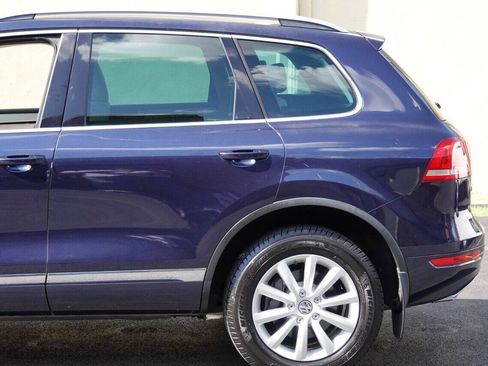 Used 2012 Volkswagen Touareg Sport AWD/4WD image 92