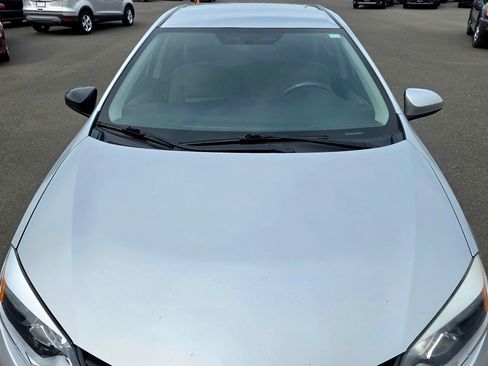 Used 2014 Toyota Corolla LE FWD image 3