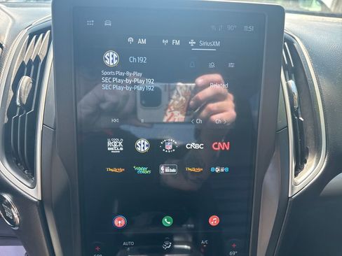 Used 2024 Ford Edge SEL image 22