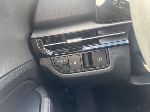 Used 2026 Kia Sportage LX FWD image 33