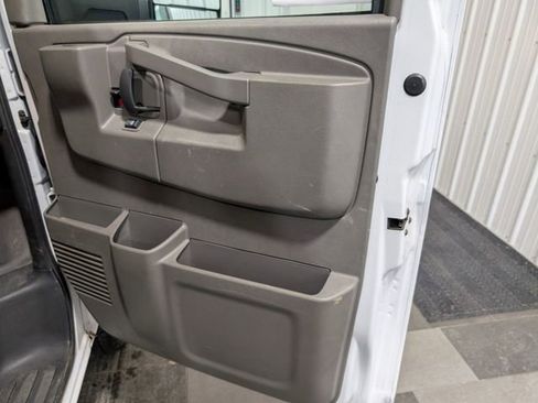 Used 2022 Chevrolet Express 3500 w/ Power Convenience Package image 19
