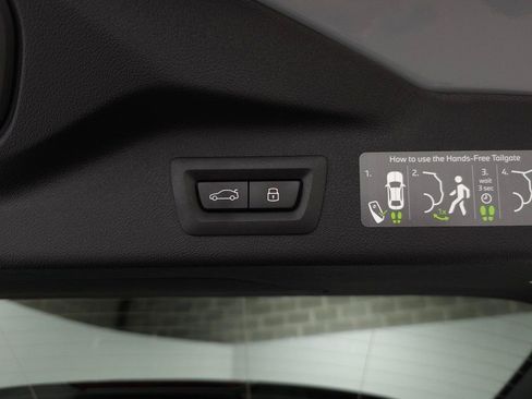 Used 2026 BMW X7 xDrive40i w/ M Sport Package image 11