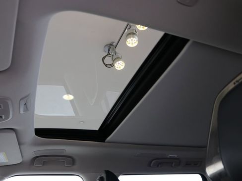 Certified 2025 INFINITI QX80 Sensory image 18