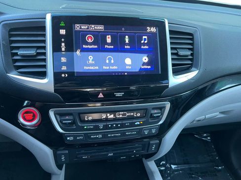 Used 2016 Honda Pilot Touring image 17
