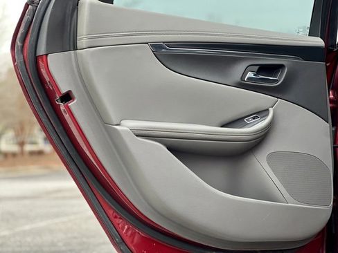 Used 2019 Chevrolet Impala Premier w/ Premier Confidence Package image 14