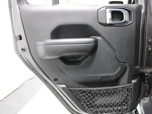 Used 2020 Jeep Wrangler Unlimited Rubicon AWD/4WD image 16