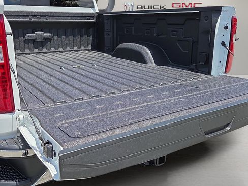 Used 2026 Chevrolet Silverado 2500 LT w/ Leather Package AWD/4WD image 9