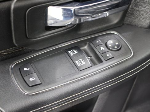 Used 2017 RAM 1500 Sport w/ Black Ram 1500 Sport Group AWD/4WD image 7