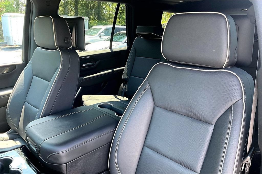 Used 2026 GMC Yukon Elevation w/ Elevation Premium Package AWD/4WD image 21