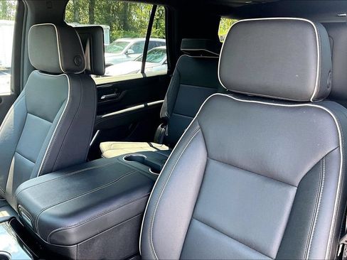 Used 2026 GMC Yukon Elevation w/ Elevation Premium Package AWD/4WD image 21