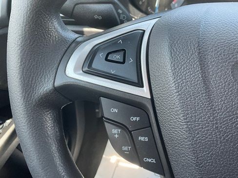 Used 2016 Ford Fusion SE FWD image 12