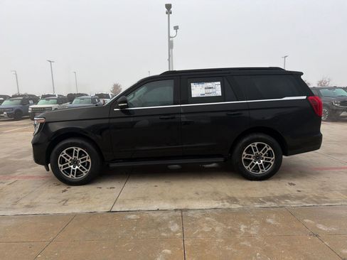New 2025 Ford Expedition Active image 2