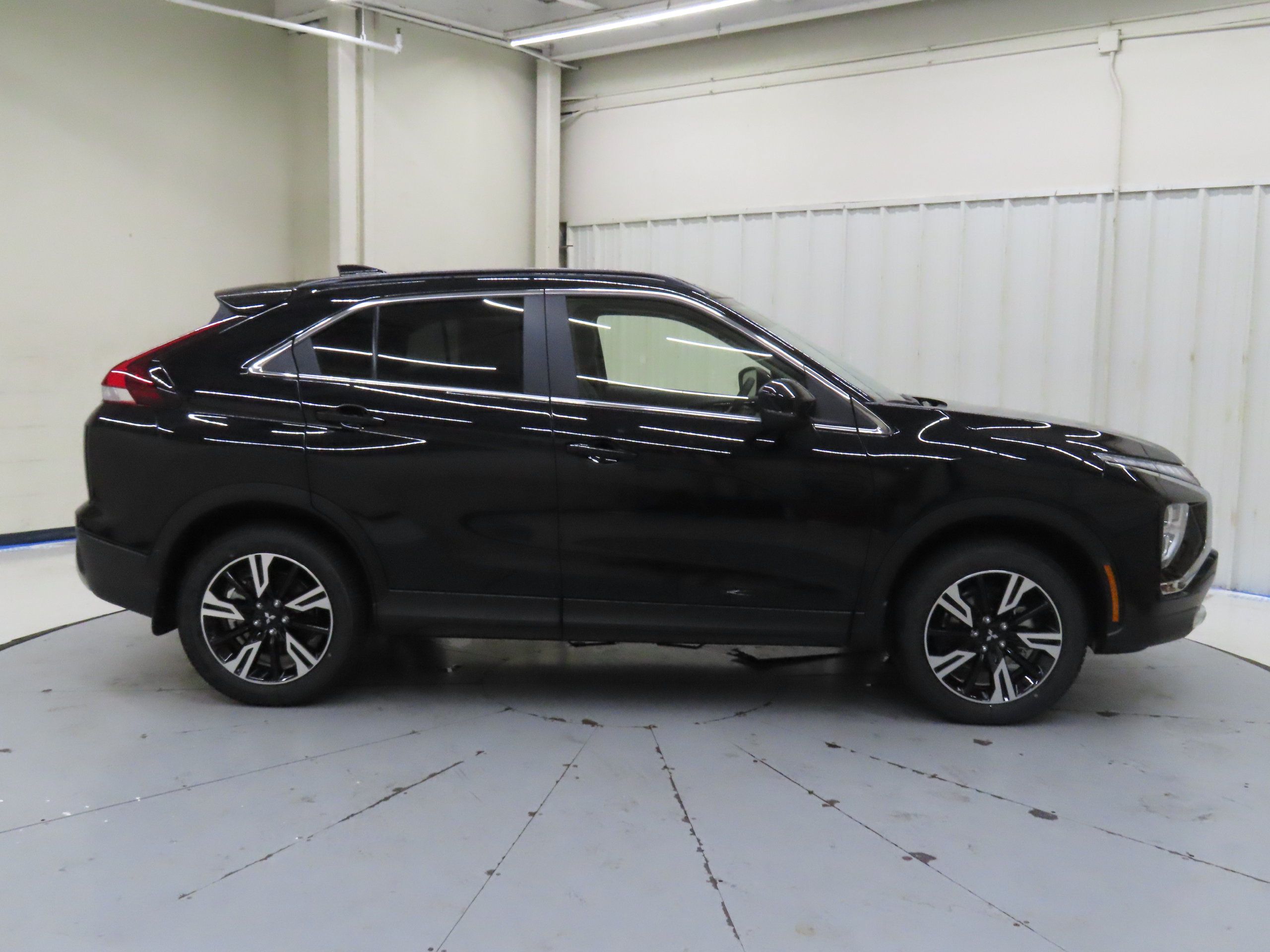 New 2026 Mitsubishi Eclipse Cross SE AWD/4WD image 2