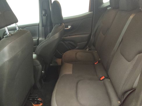 Used 2020 Jeep Renegade Altitude w/ UConnect 8.4 Nav Group image 18