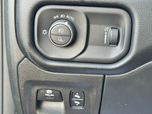Used 2022 RAM 1500 Big Horn AWD/4WD image 30