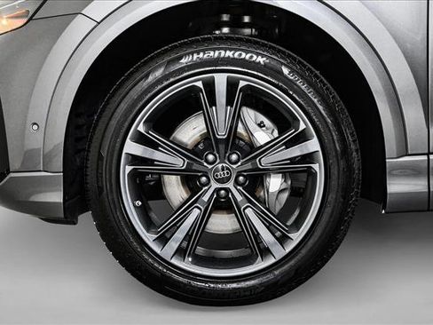 New 2026 Audi Q8 Premium image 24