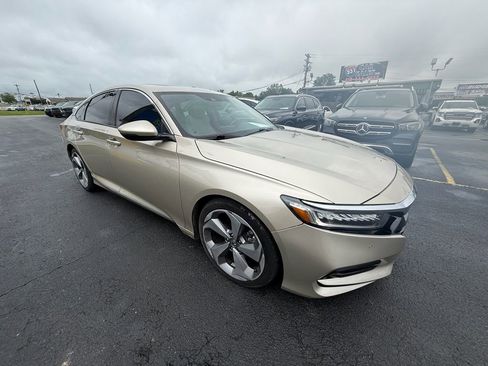 Used 2018 Honda Accord Touring image 1