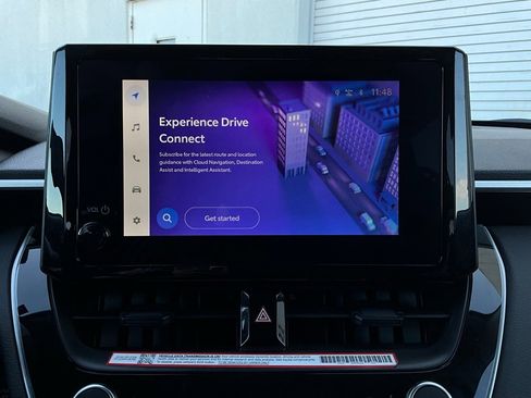 Used 2025 Toyota Corolla Cross LE image 28