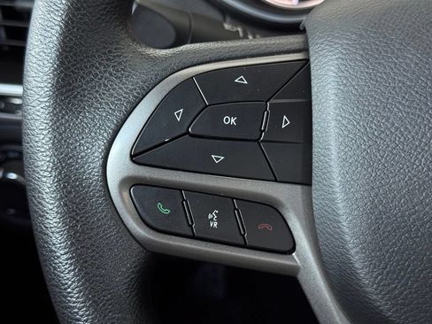 Used 2021 Jeep Cherokee Latitude FWD image 27